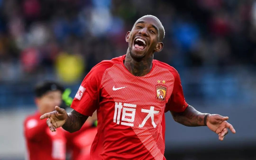 深圳佳兆业力克长春亚泰，保持不败势头