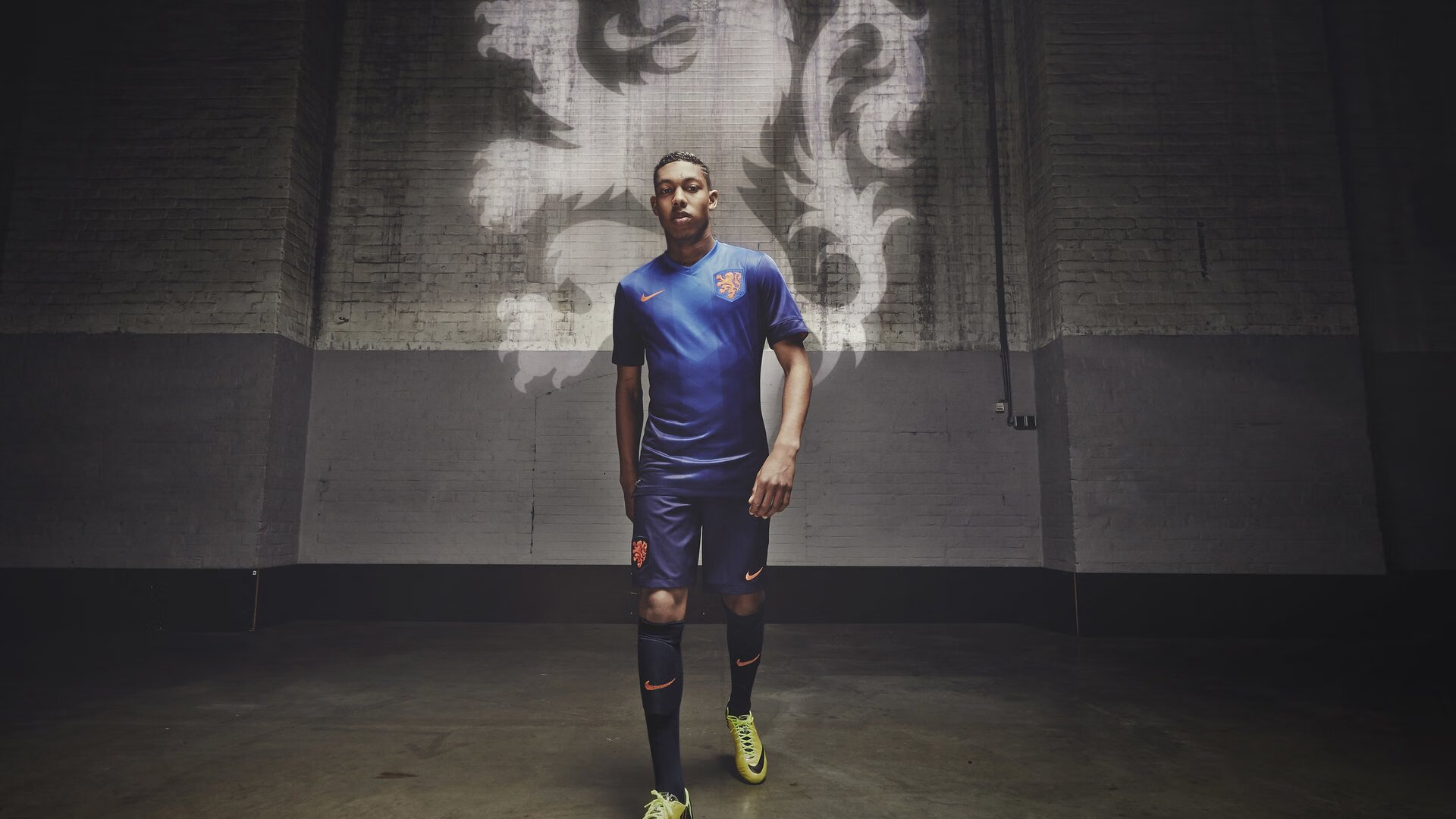 独行侠击溃雷霆，伦纳德在东决关键战接管比赛，当孤胆英雄与冷面杀手相遇