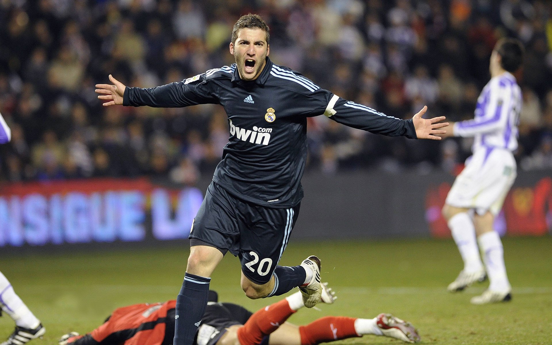 赛道新秩序，雷诺完胜法拉利，皮亚斯特里状态火热改写格局